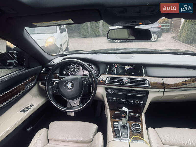 Седан BMW 7 Series 2012 в Львове