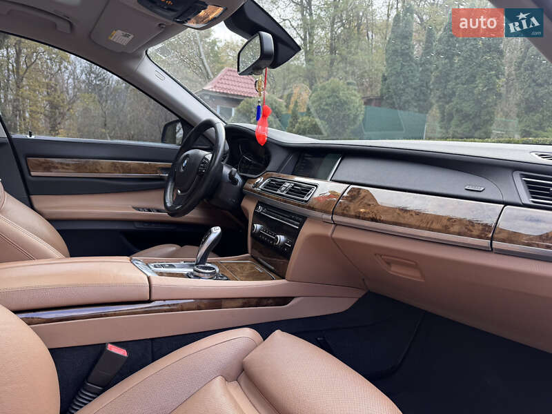 Седан BMW 7 Series 2013 в Тернополе