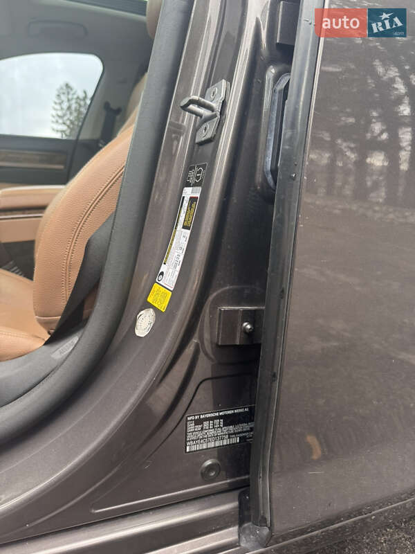 Седан BMW 7 Series 2013 в Тернополе