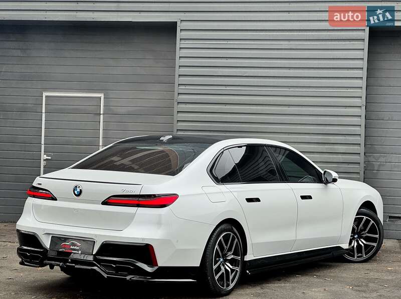 Седан BMW 7 Series 2023 в Киеве