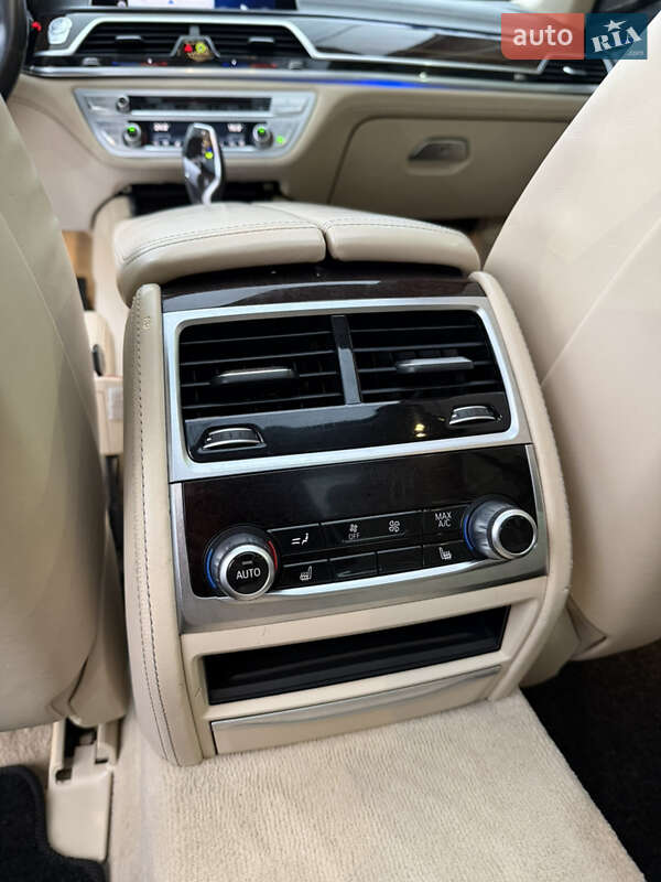 Седан BMW 7 Series 2016 в Киеве фото 20 Седан BMW 7 Series 2016 в Киеве