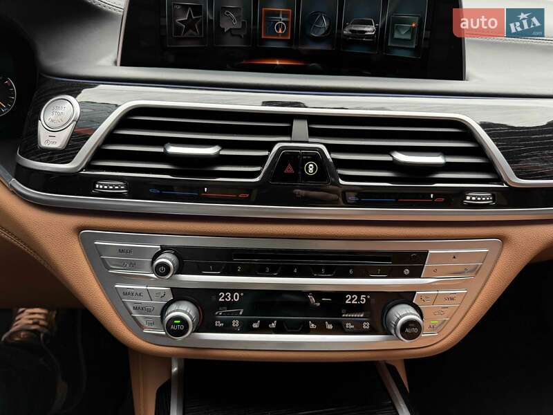 Седан BMW 7 Series 2016 в Львове