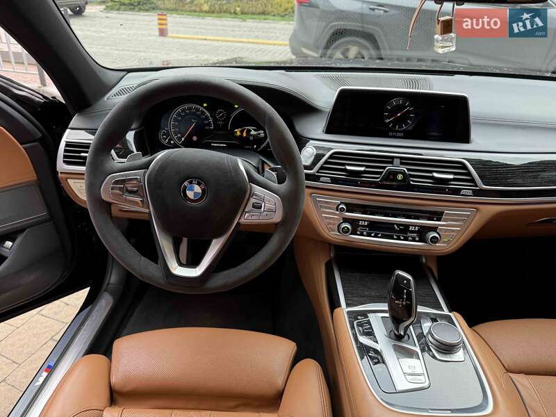 Седан BMW 7 Series 2016 в Львове
