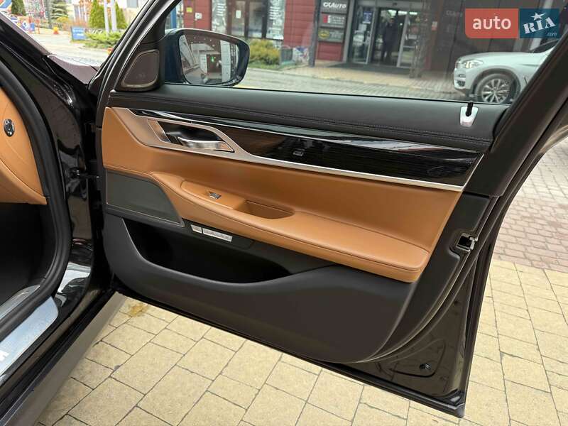Седан BMW 7 Series 2016 в Львове
