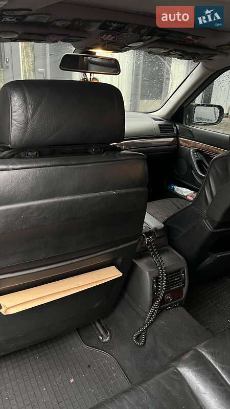 Седан BMW 7 Series 2000 в Николаеве