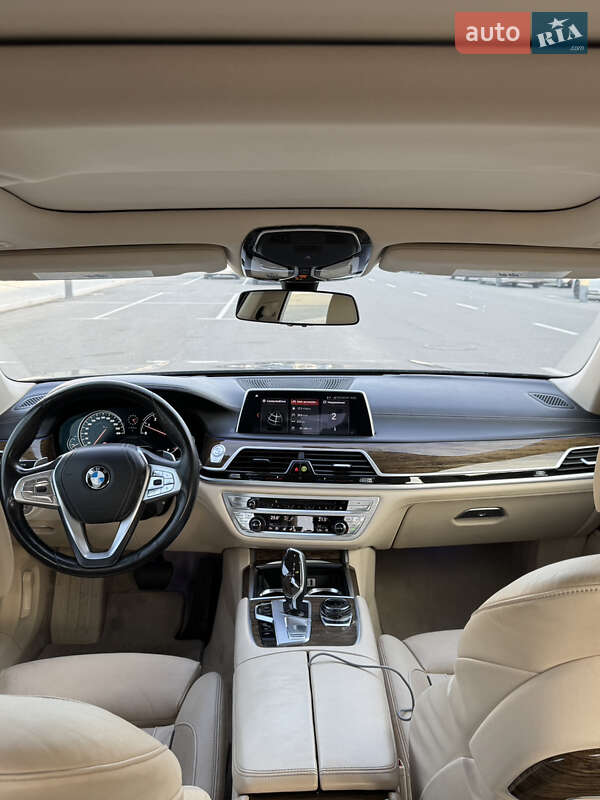 Седан BMW 7 Series 2016 в Киеве фото 16 Седан BMW 7 Series 2016 в Киеве