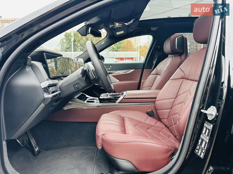 Седан BMW 7 Series 2024 в Киеве фото 18 Седан BMW 7 Series 2024 в Киеве