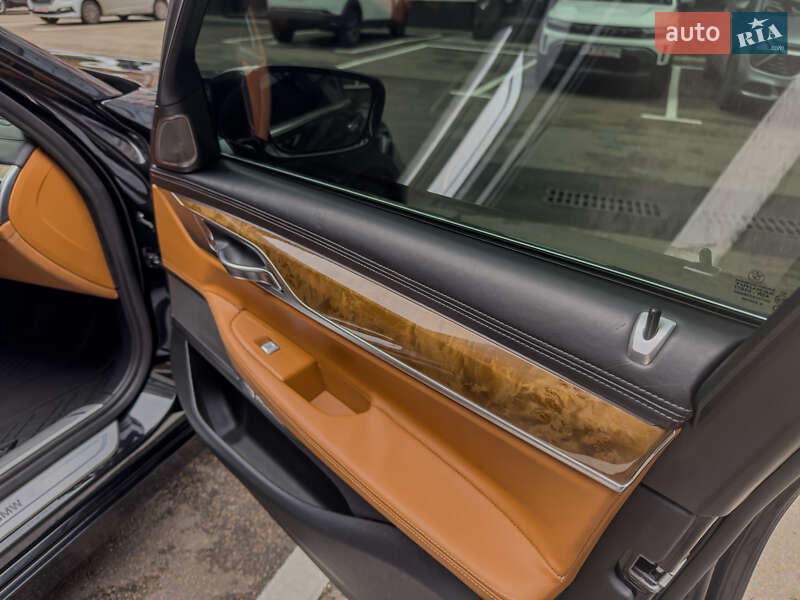Седан BMW 7 Series 2015 в Киеве фото 40 Седан BMW 7 Series 2015 в Киеве