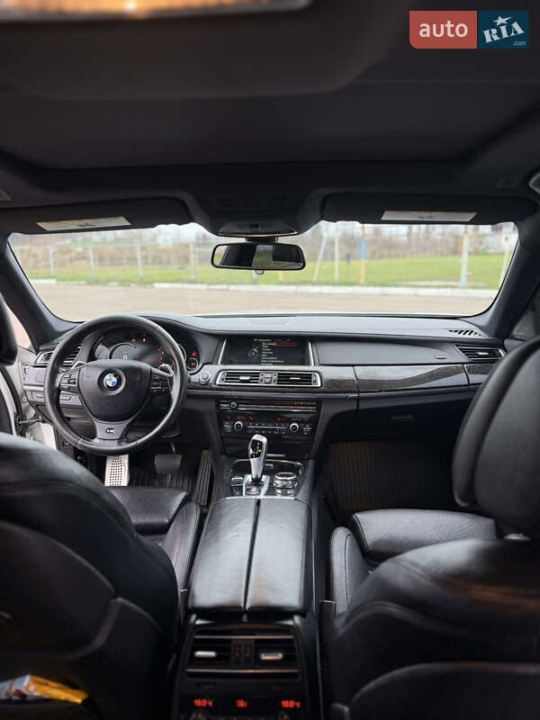 Седан BMW 7 Series 2013 в Прилуках