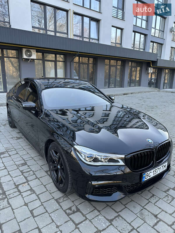 Седан BMW 7 Series 2018 в Новояворовске