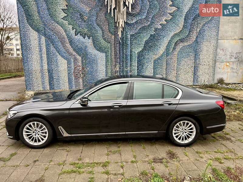 Седан BMW 7 Series 2017 в Житомирі