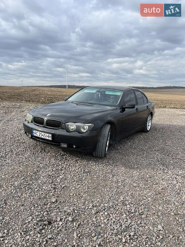 Седан BMW 7 Series 2002 в Владимире