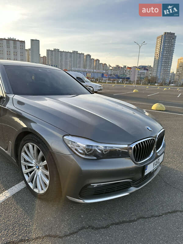 Седан BMW 7 Series 2016 в Киеве