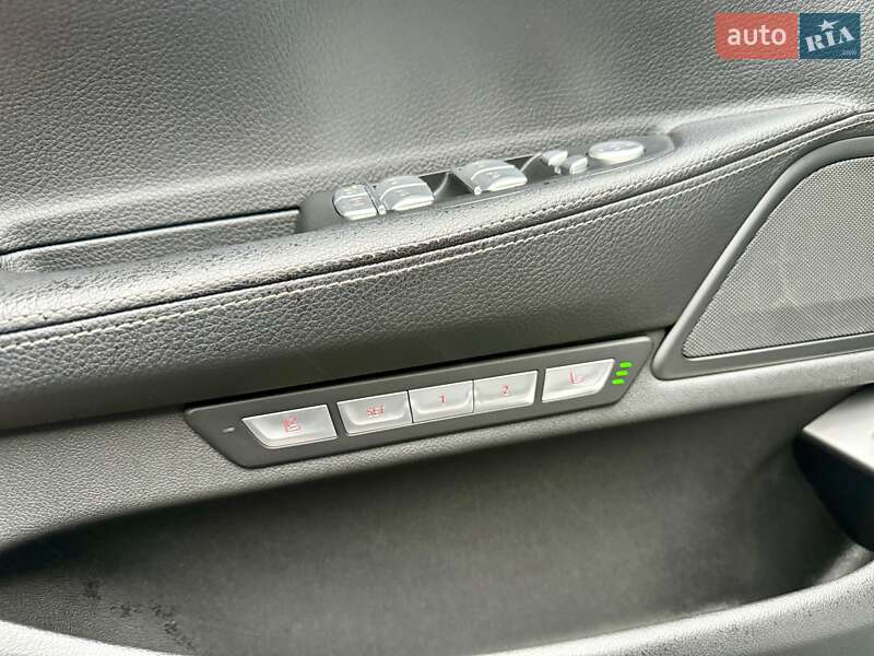 Седан BMW 7 Series 2018 в Киеве фото 34 Седан BMW 7 Series 2018 в Киеве