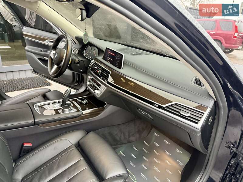 Седан BMW 7 Series 2018 в Киеве фото 56 Седан BMW 7 Series 2018 в Киеве