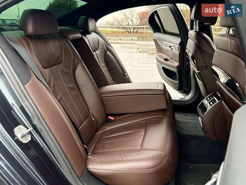 Седан BMW 7 Series 2016 в Киеве