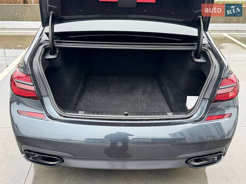 Седан BMW 7 Series 2016 в Киеве