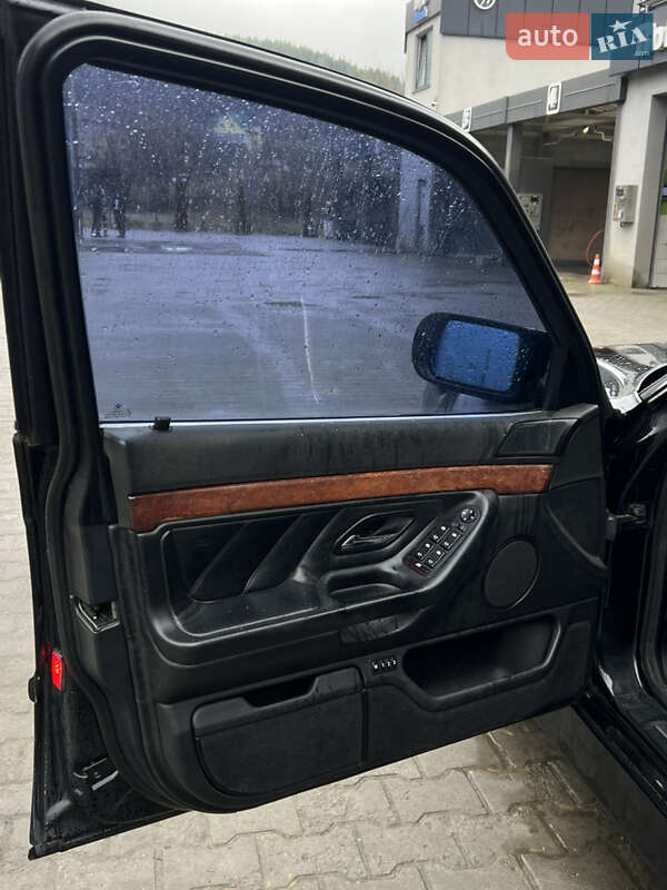 Седан BMW 7 Series 2000 в Яремче