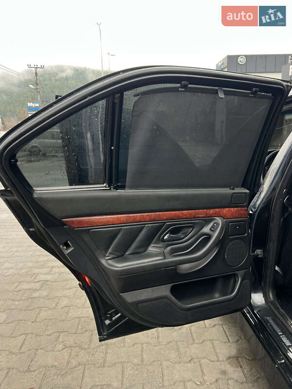 Седан BMW 7 Series 2000 в Яремче