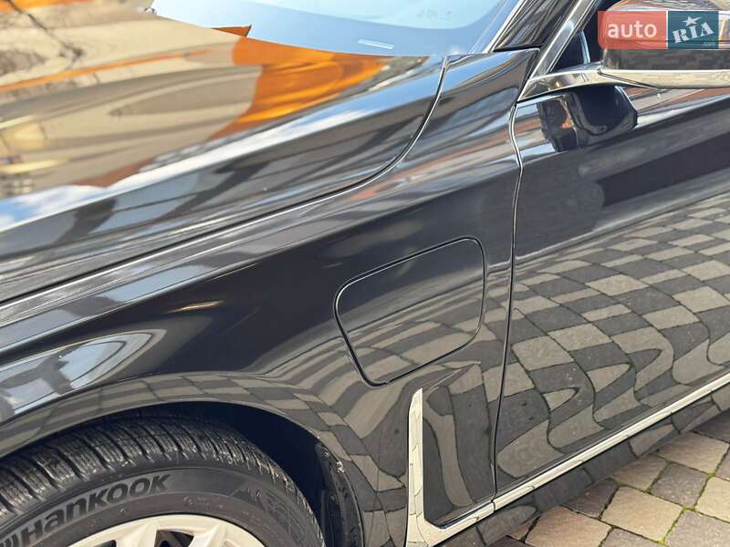 Седан BMW 7 Series 2019 в Ивано-Франковске
