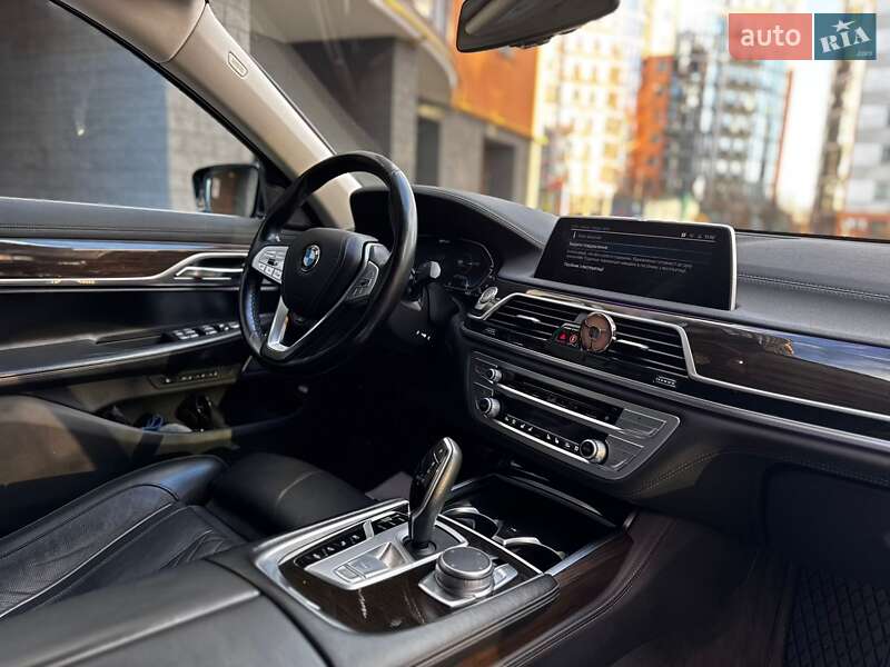 Седан BMW 7 Series 2019 в Ивано-Франковске