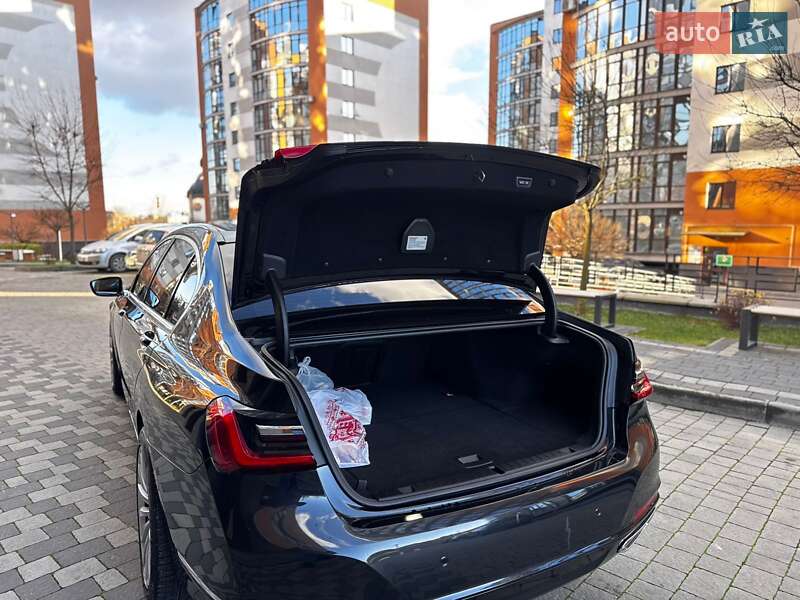 Седан BMW 7 Series 2019 в Ивано-Франковске