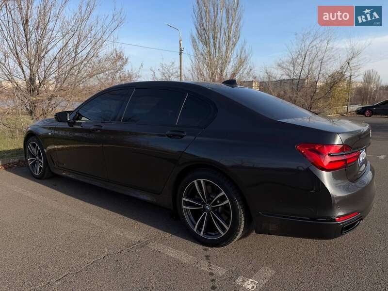 Седан BMW 7 Series 2017 в Кривом Роге