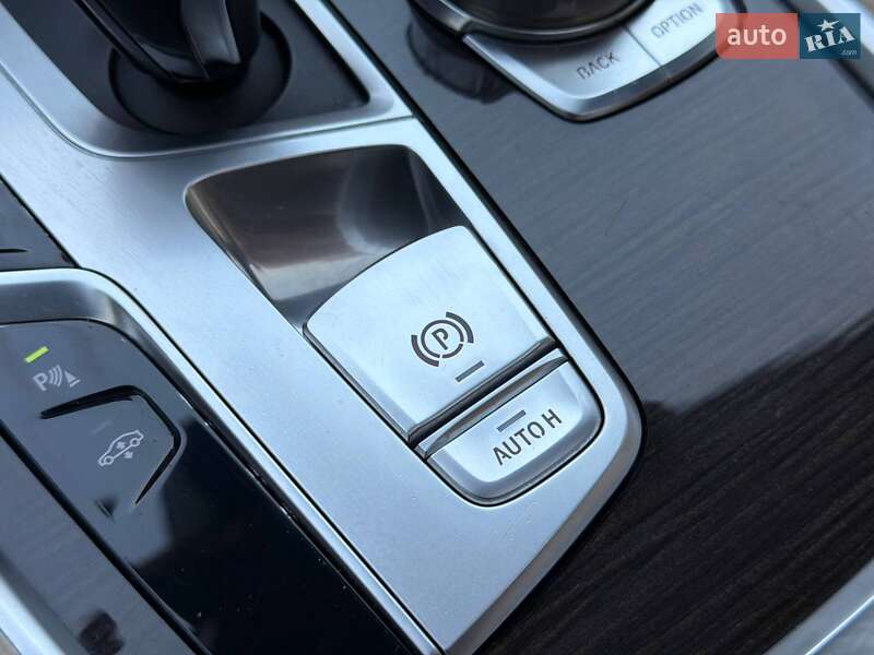 Седан BMW 7 Series 2017 в Кривом Роге