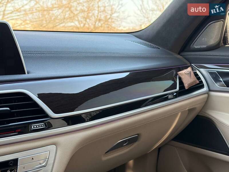 Седан BMW 7 Series 2017 в Кривом Роге