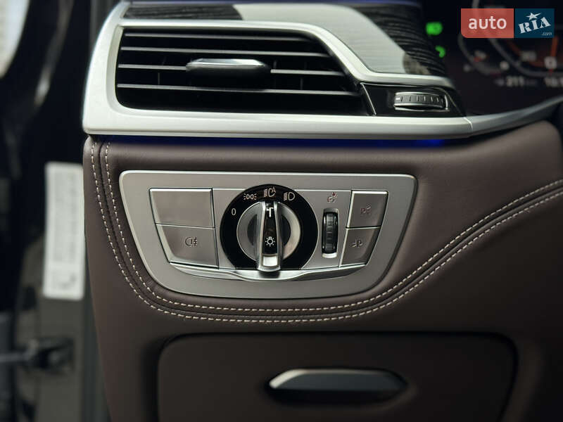 Седан BMW 7 Series 2022 в Киеве