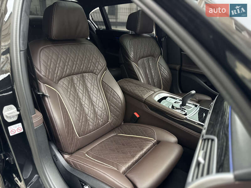 Седан BMW 7 Series 2022 в Киеве