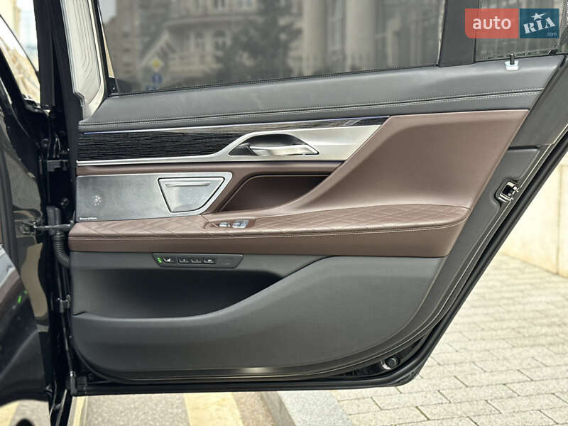 Седан BMW 7 Series 2022 в Киеве