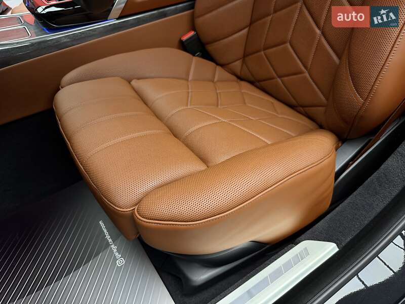 Седан BMW 7 Series 2023 в Киеве