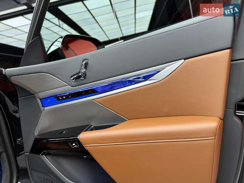 Седан BMW 7 Series 2023 в Киеве