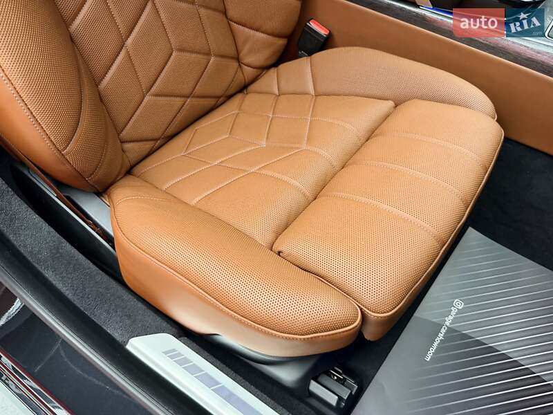 Седан BMW 7 Series 2023 в Киеве