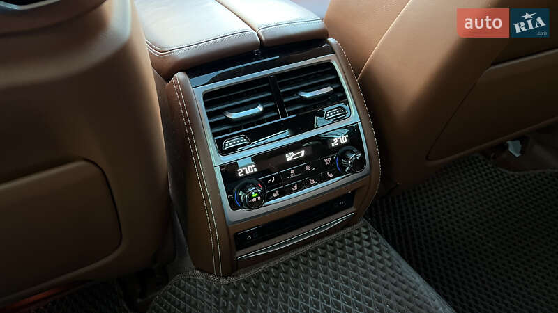 Седан BMW 7 Series 2017 в Львове фото 42 Седан BMW 7 Series 2017 в Львове