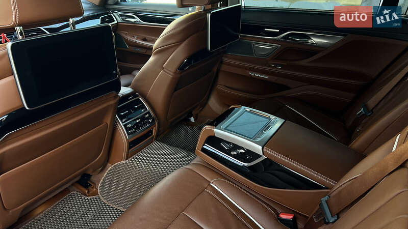 Седан BMW 7 Series 2017 в Львове фото 49 Седан BMW 7 Series 2017 в Львове