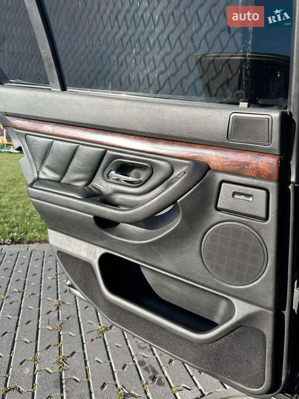 Седан BMW 7 Series 2000 в Черновцах