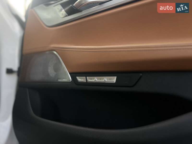 Седан BMW 7 Series 2016 в Киеве