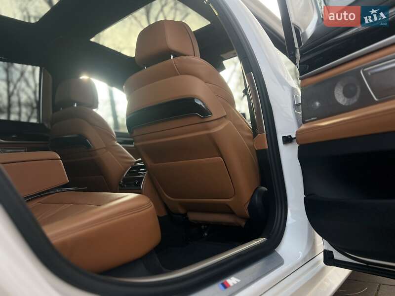Седан BMW 7 Series 2016 в Киеве