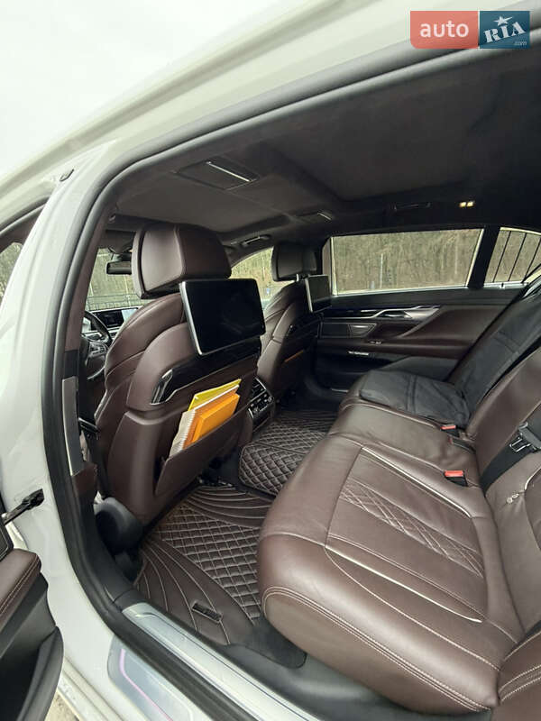 Седан BMW 7 Series 2016 в Тернополе фото 8 Седан BMW 7 Series 2016 в Тернополе