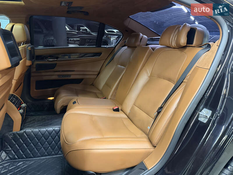 Седан BMW 7 Series 2010 в Одессе