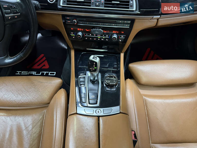 Седан BMW 7 Series 2010 в Одессе