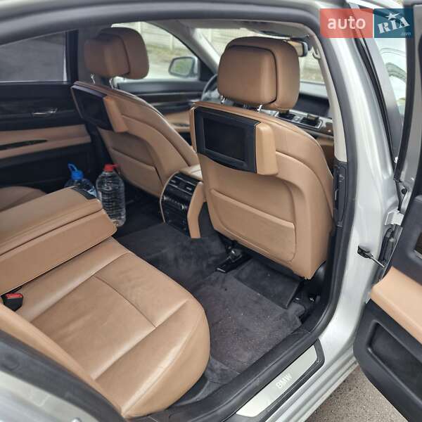 Седан BMW 7 Series 2011 в Виннице