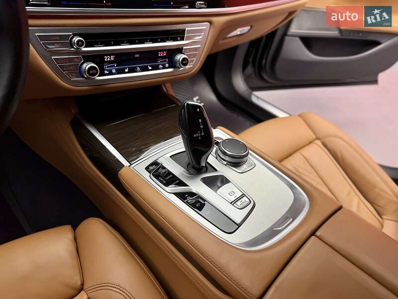 Седан BMW 7 Series 2020 в Киеве