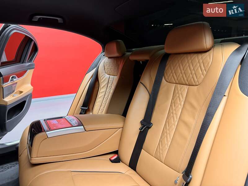 Седан BMW 7 Series 2020 в Киеве