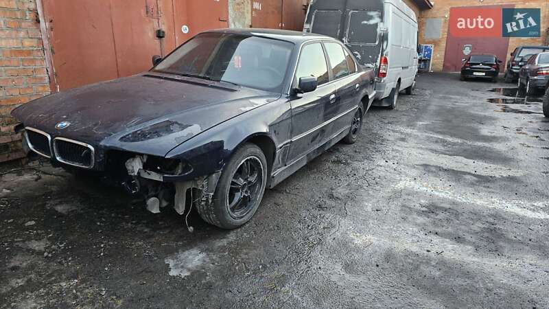 Седан BMW 7 Series 2001 в Виннице