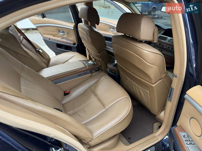 Седан BMW 7 Series 2003 в Хмельницком