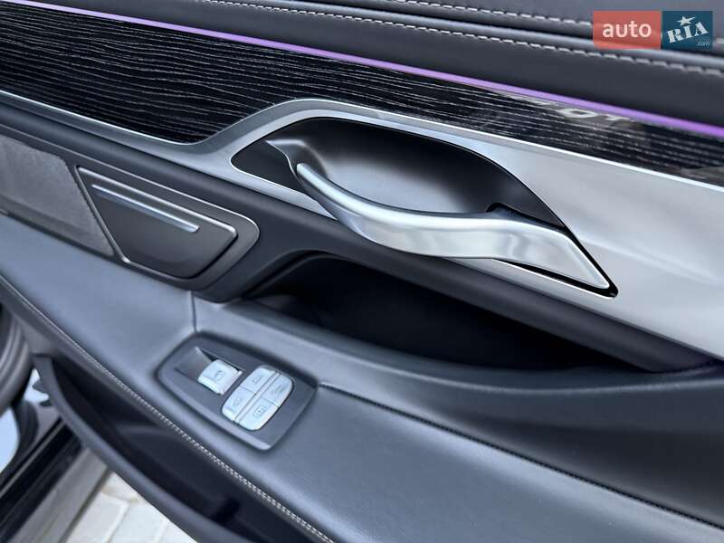 Седан BMW 7 Series 2021 в Виннице