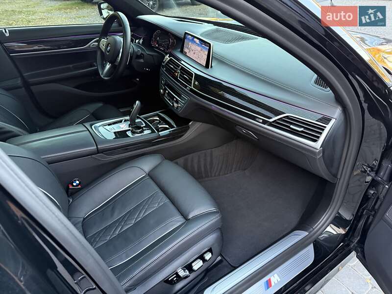Седан BMW 7 Series 2021 в Виннице